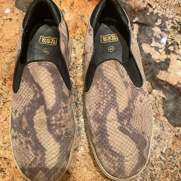 Ash slip on skate shoe - Picture 2 of 3